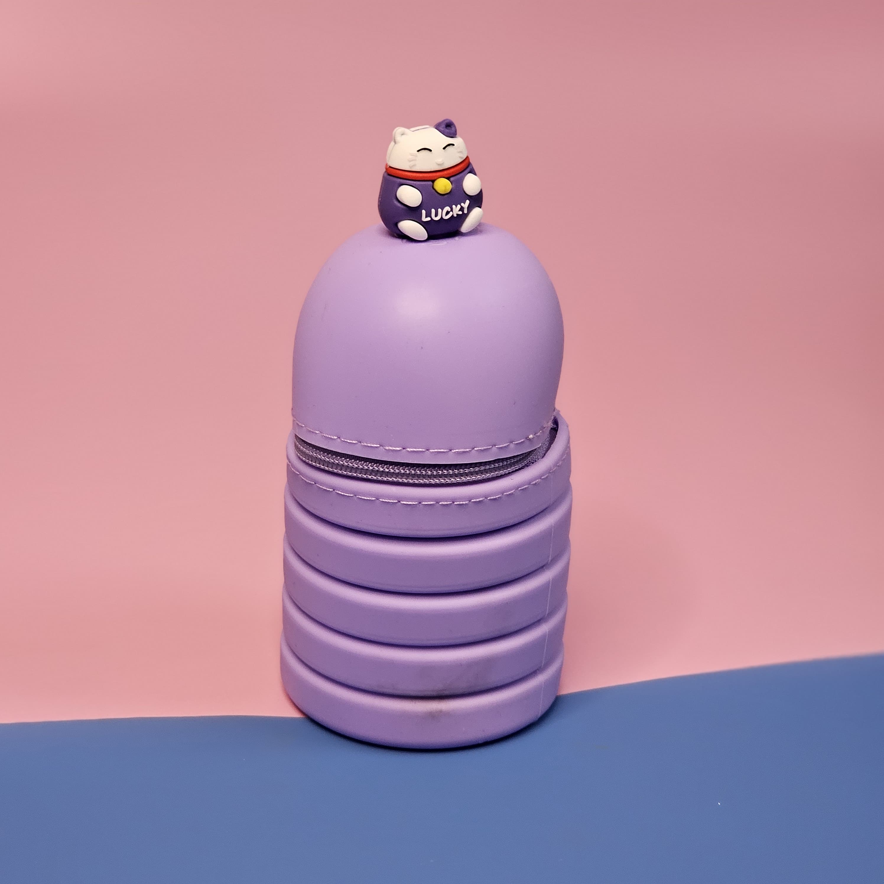 Expandable and squeezable silicone pencil case – perfect for kids' school supplies and gifting